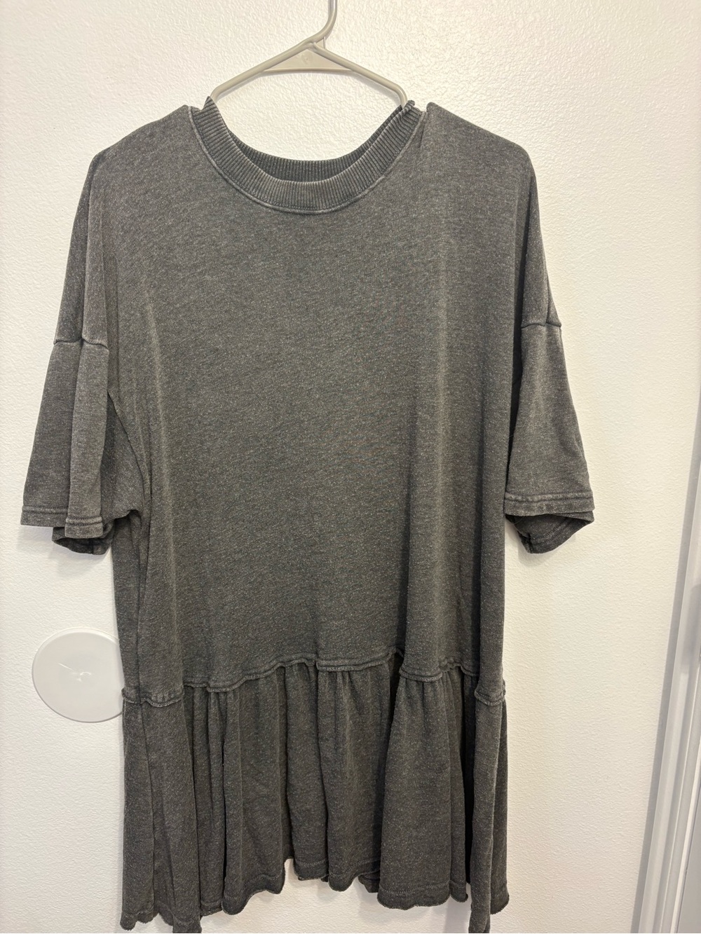 American Eagle Outfitters Gray Short Sleeve Peplum Tunic
